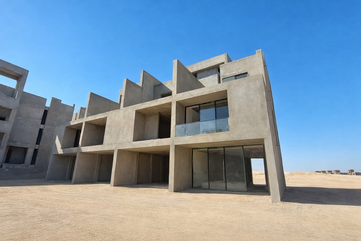 Long Beach Residence thumbnail 13